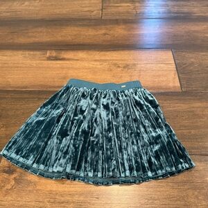 Mayoral ruffle skirt, teal crushed velvet size 4T new never worn